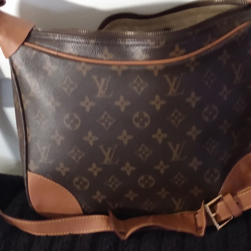 Handbag - Picture 3 of 8